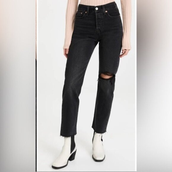 ✅LEVIS ARITZIA wedgie 26 black straightwith holes